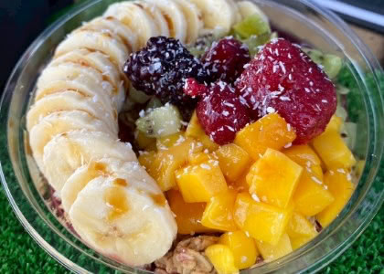 サクの休日（アサイーボウル、わらび餅ドリンク）